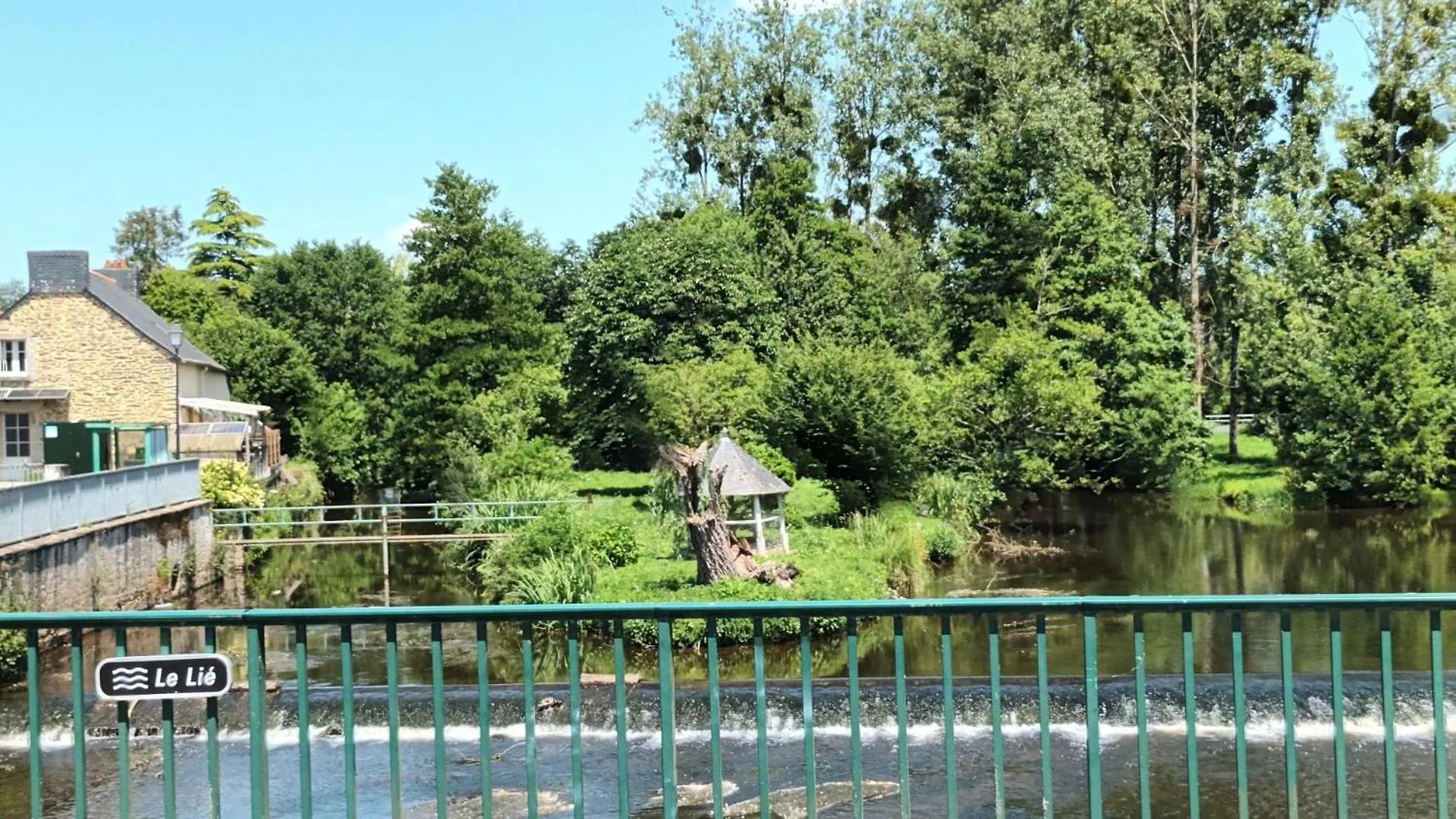 La Chèze La Rose Des Vents B&B 0*, La Chèze 프랑스