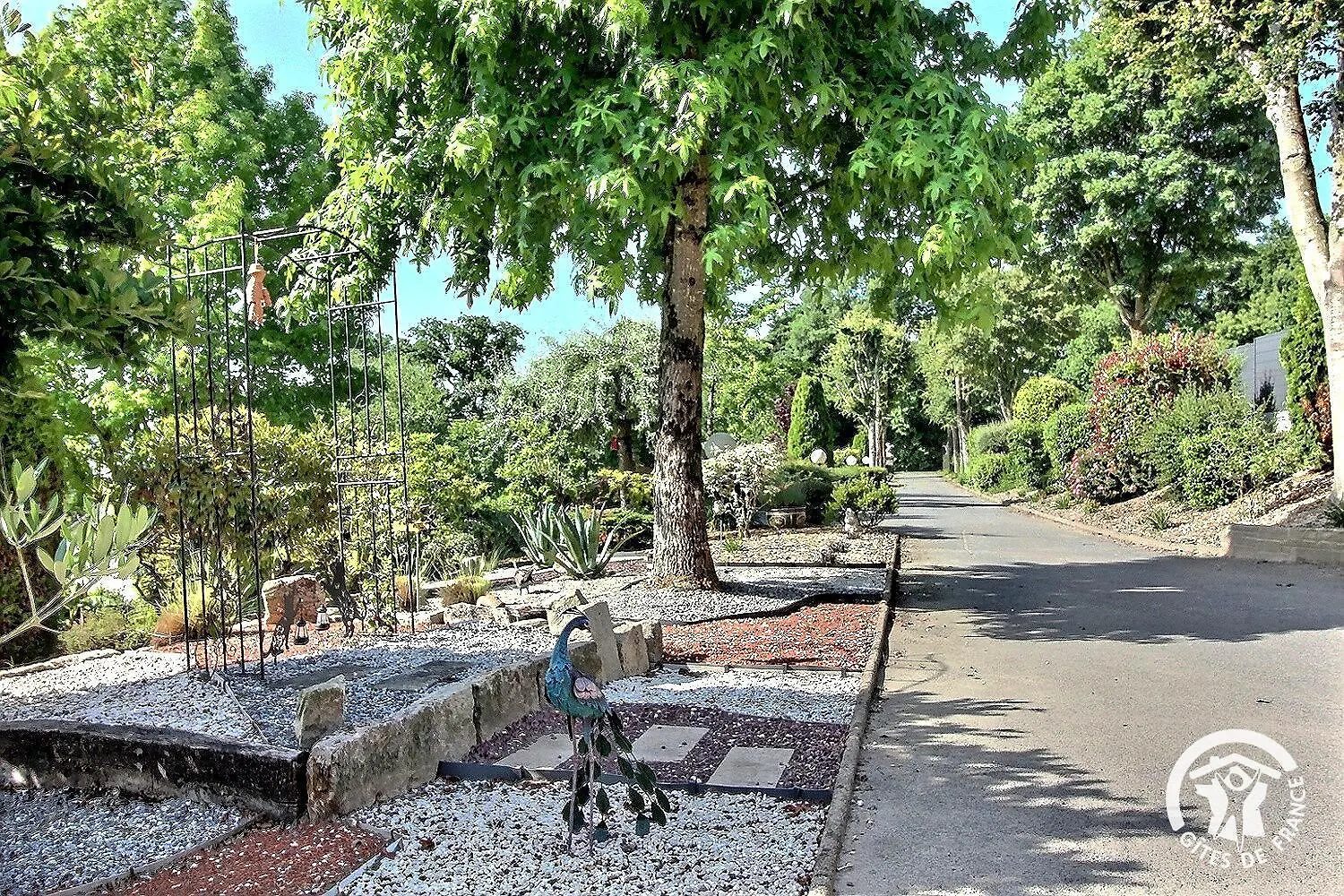 La ChèzeLa Rose Des Vents住宿加早餐旅馆 住宿加早餐酒店
